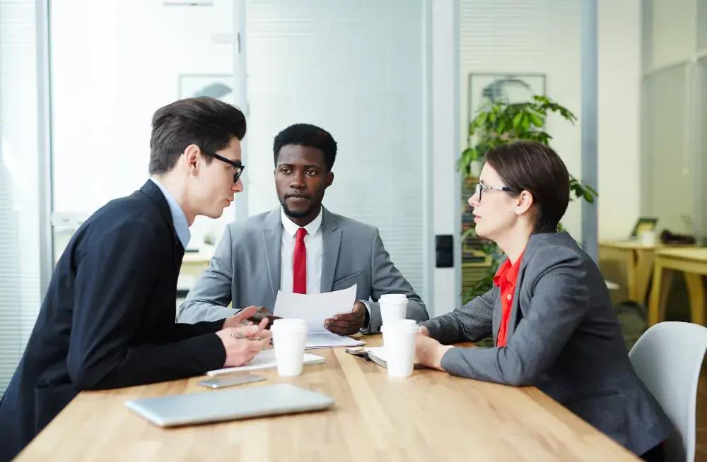 discuss to hire candidates